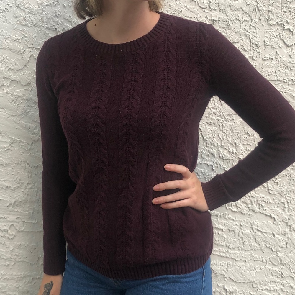 Maroon sweater